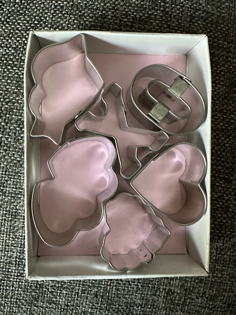 Set of 6 cookie cutters • XOXO, lips and hearts